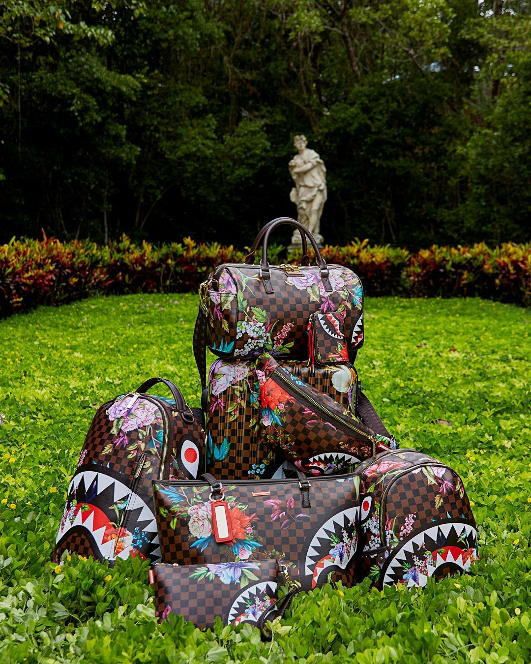 GARDEN OF SHARKS SAVVY CROSSBODY | Sprayground Outlets
