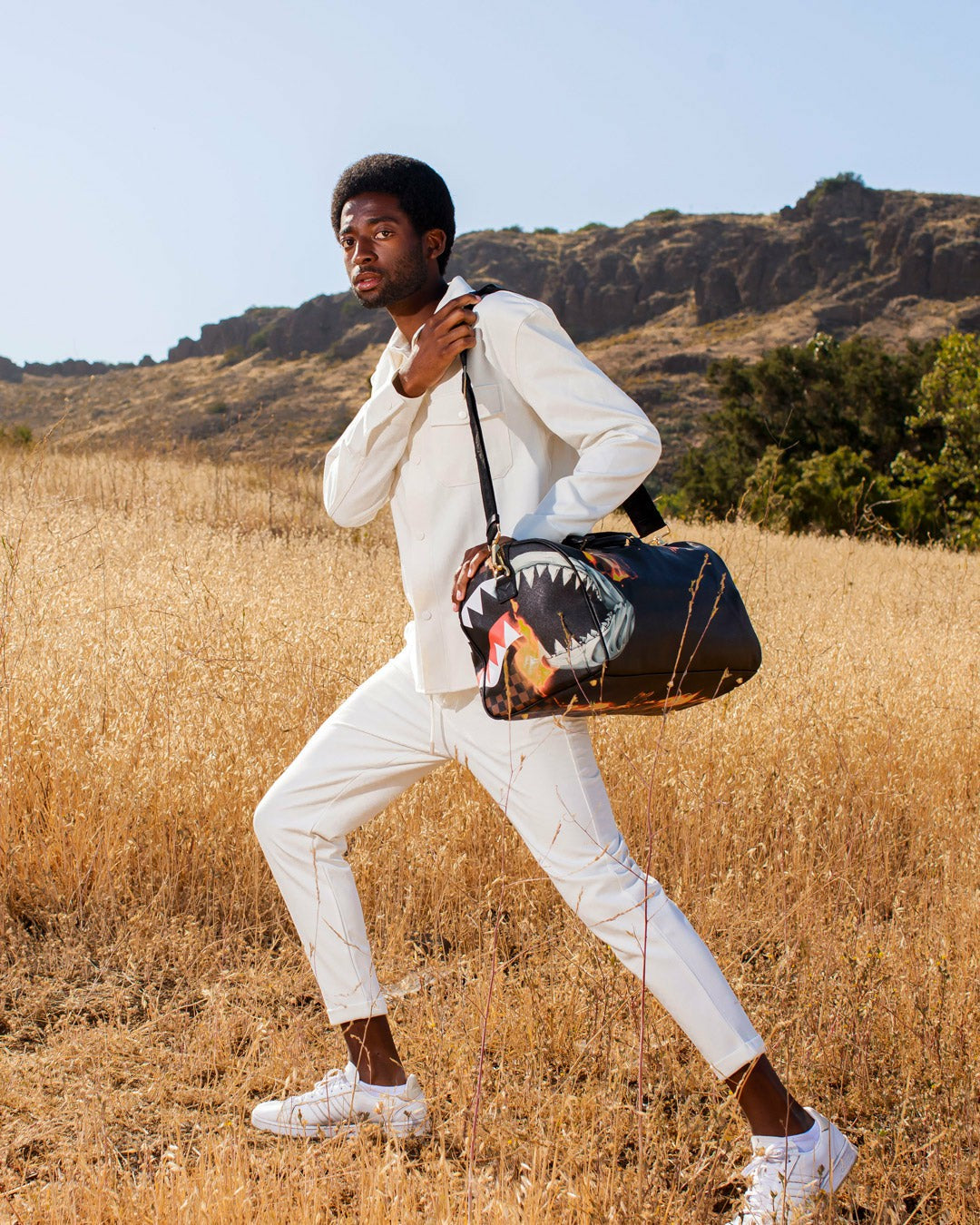 SHARKS IN PARIS UNSTOPPABLE DUFFLE | Sprayground Special Offer