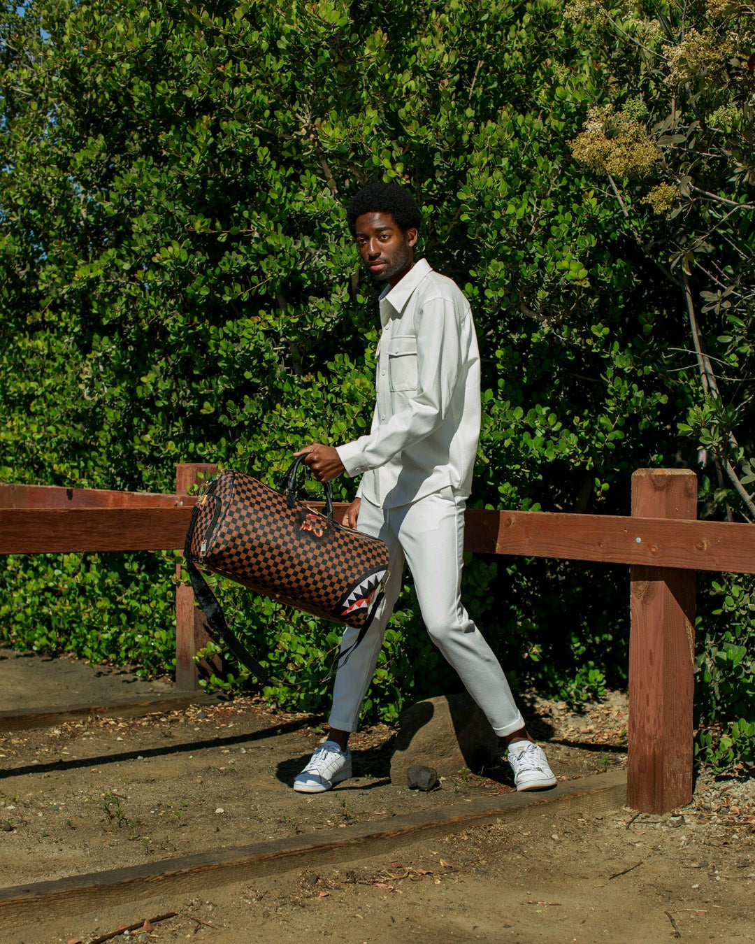 SHARKS IN PARIS UNSTOPPABLE DUFFLE | Sprayground Special Offer