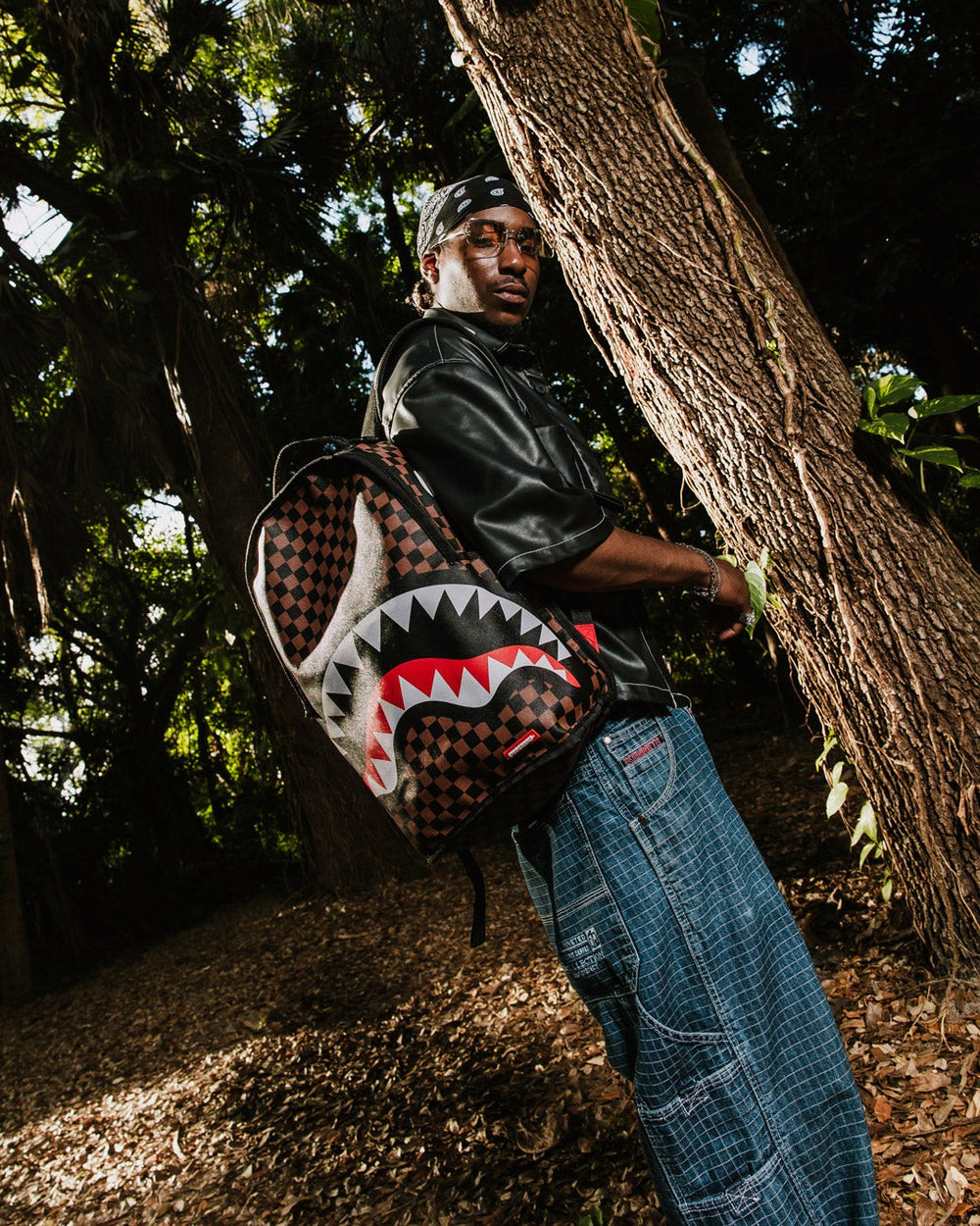 NOOO WAY!!! A REVERSIBLE BACKPACK - PURPLE VELOUR TO OG SHARKS IN PARI | Sprayground Special Offer