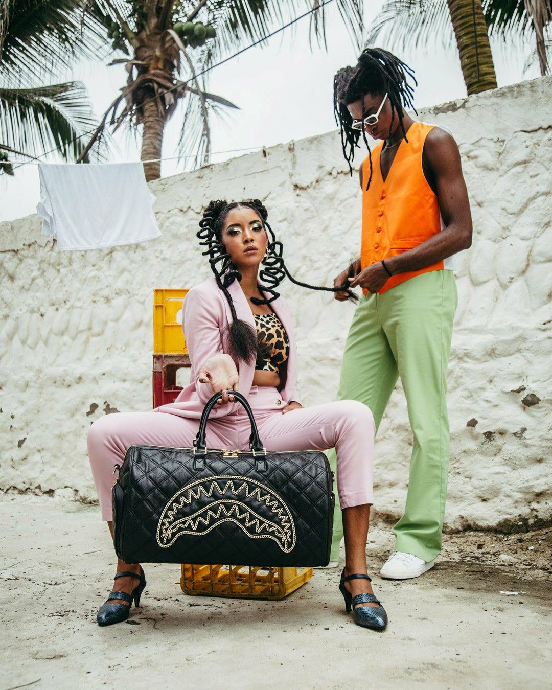 NOIR QUILT GOLD CHAIN SHARK DUFFLE | Sprayground Discounted