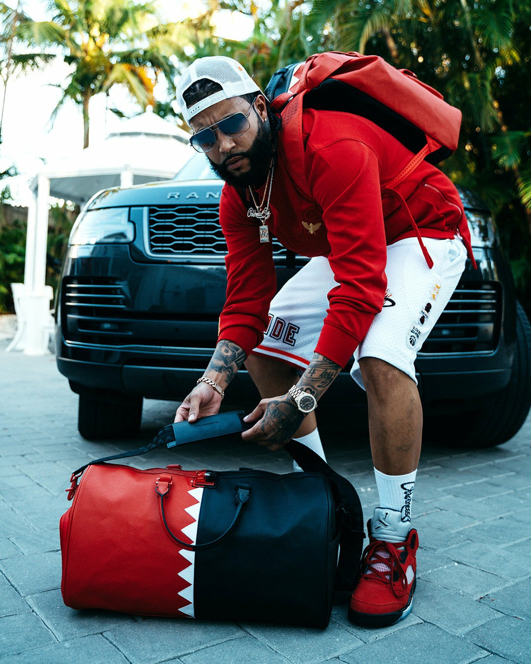VERTICAL SHARK CUT & SEW DUFFLE | Sprayground Savings