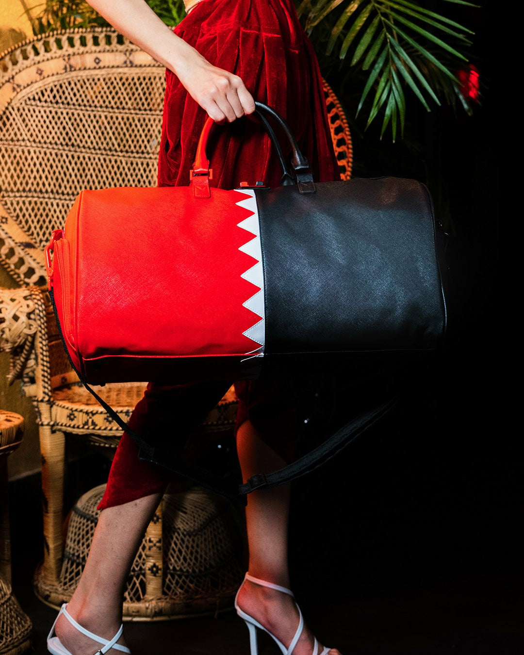 VERTICAL SHARK CUT & SEW DUFFLE | Sprayground Savings