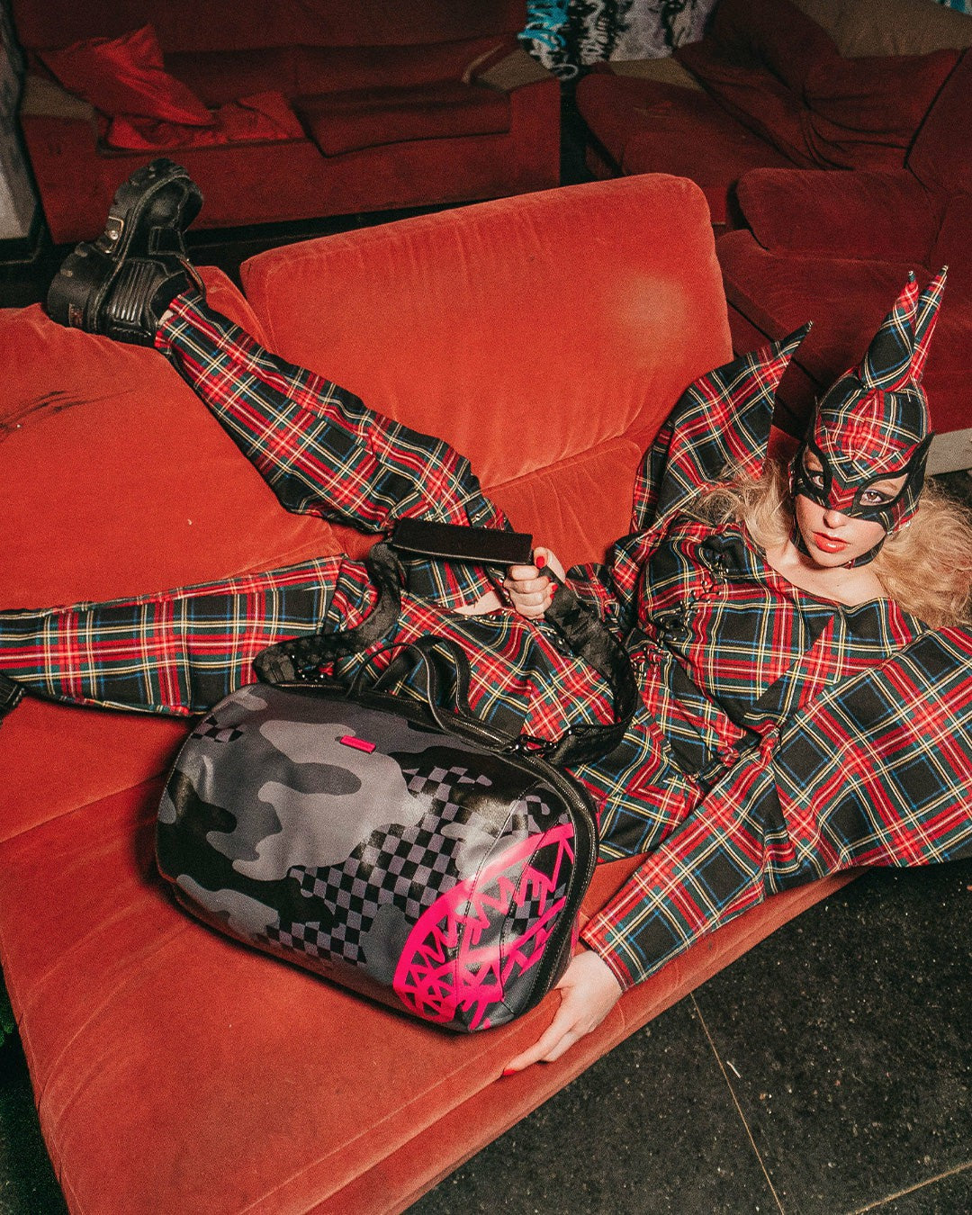 3AM PINK DRIP TUBE DUFFLE | Sprayground Limited Offer