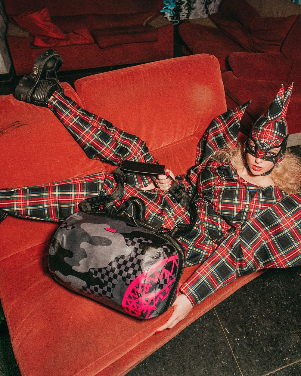 3AM PINK DRIP TUBE DUFFLE | Sprayground Limited Offer