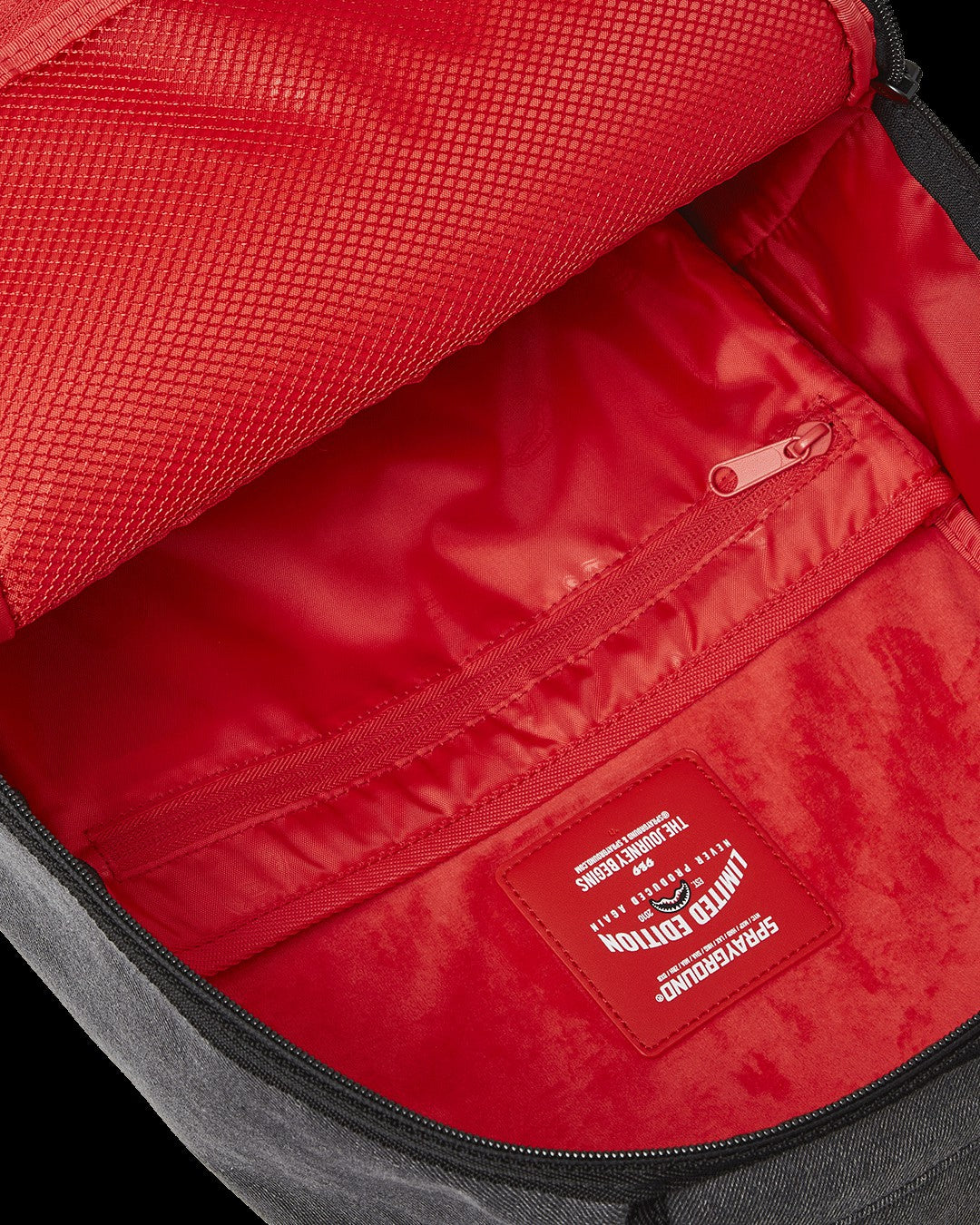 SHARK CENTRAL DENIM VENOM BACKPACK | Sprayground Value Deal