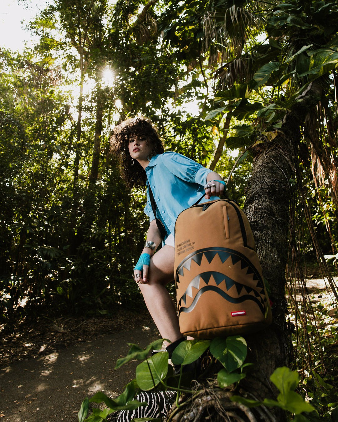 SHARK CENTRAL INTERIOR DLX BACKPACK | Sprayground Special Offer