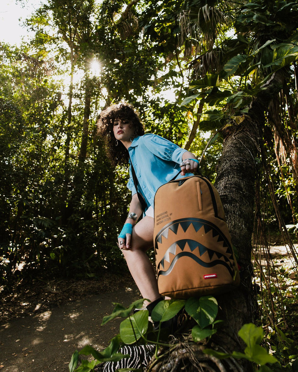 SHARK CENTRAL INTERIOR DLX BACKPACK | Sprayground Special Offer