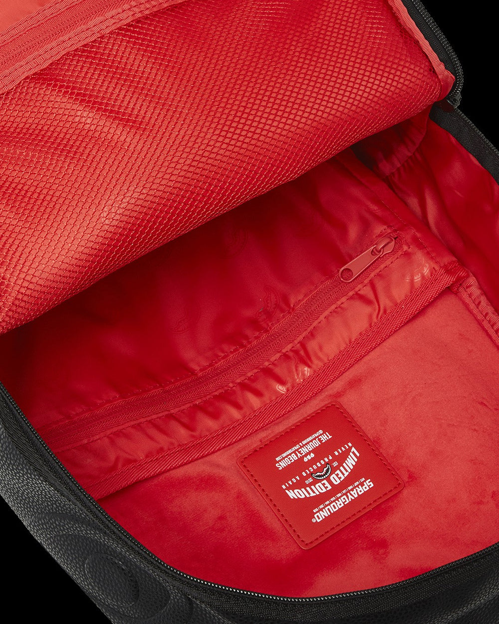 SHARK CENTRAL METRO HUNT BACKPCK | Sprayground Exclusive Deal